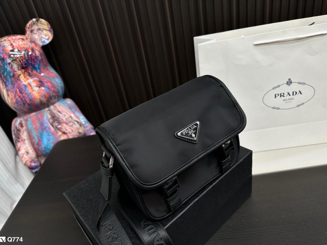 Replica Prada Bag 21*15CM