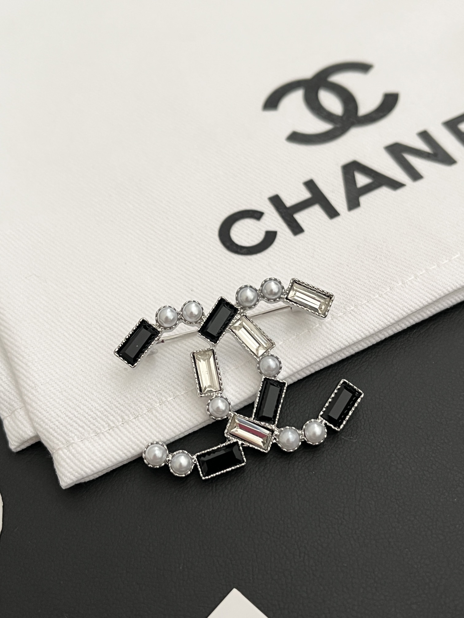 Replica CHANEL Brooch