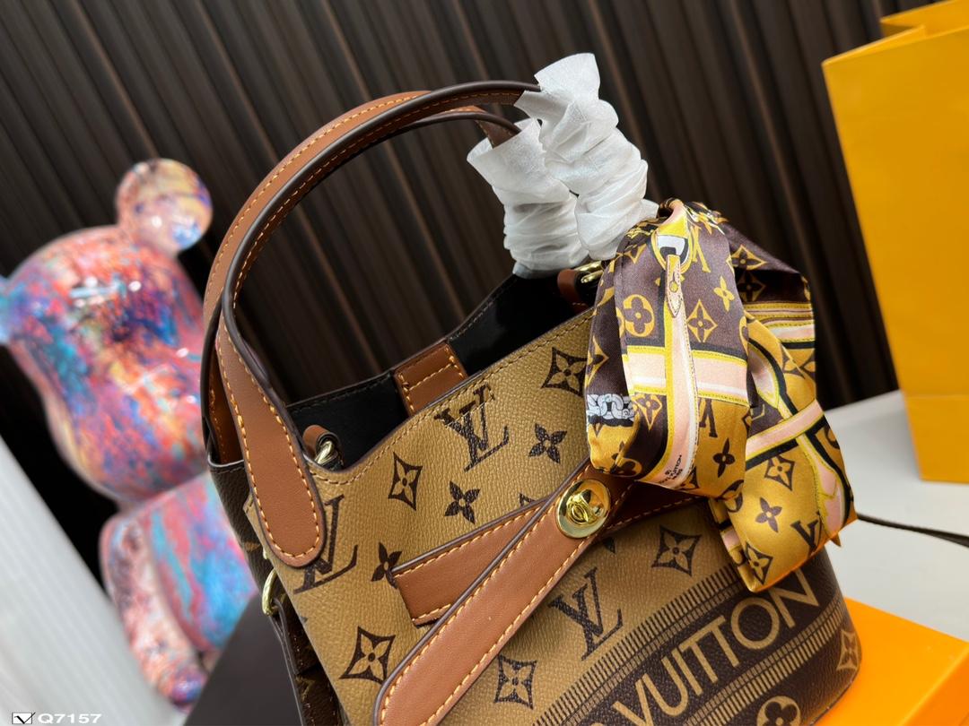 Replica Louis Vuitton Bag 20*18CM