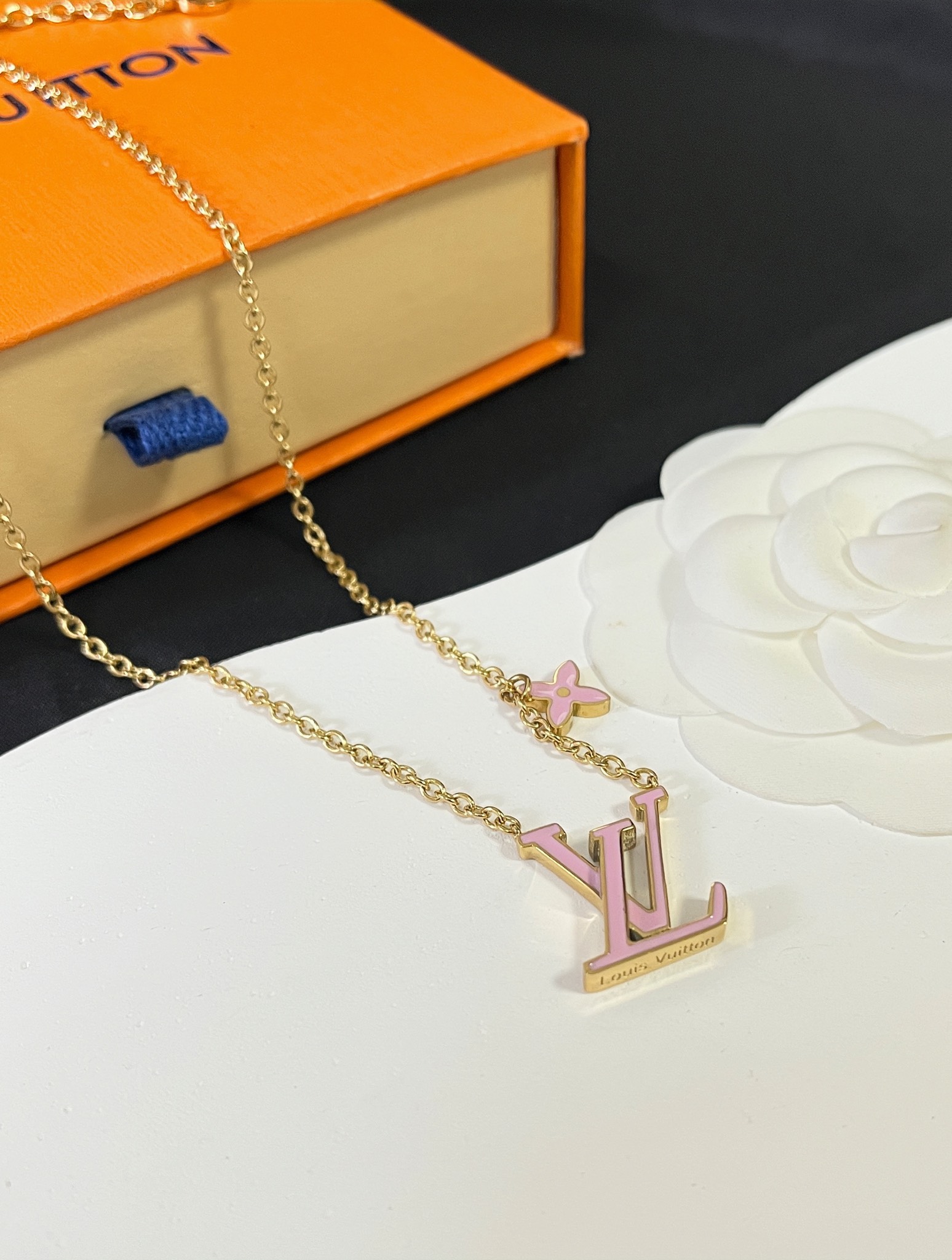 Replica LOUIS VUITTON Necklace