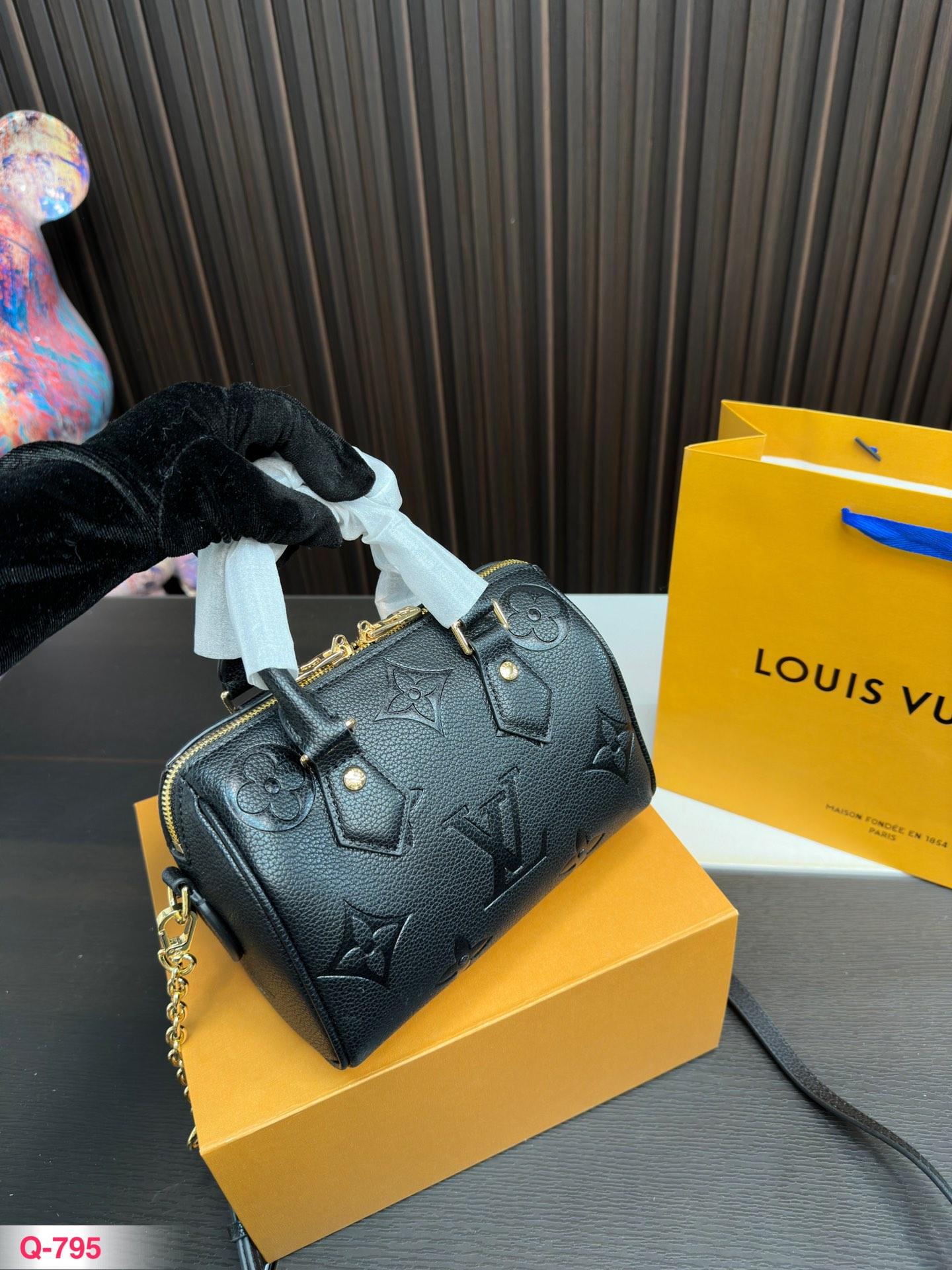 Replica Louis Vuitton Bag 20*13CM