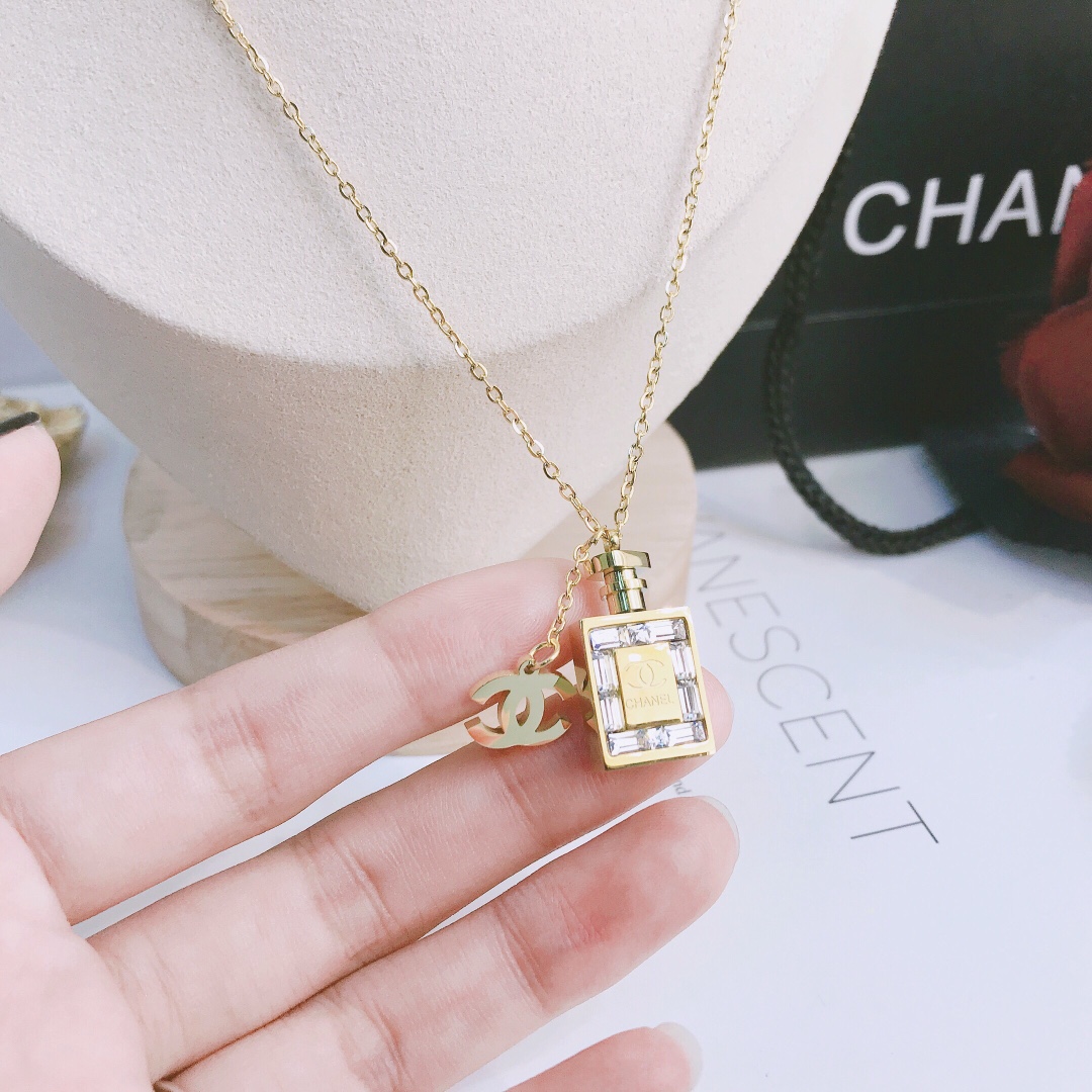 Replica CHANEL Necklace