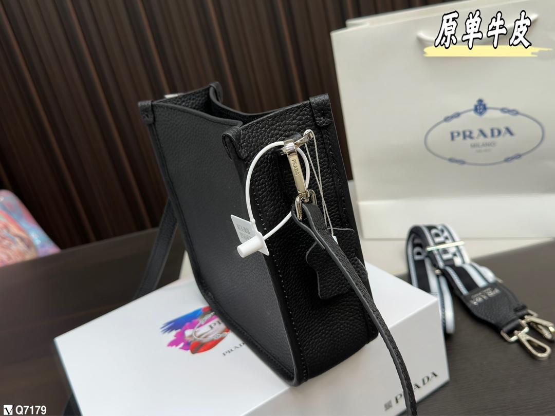 Replica Prada Bag 18*18CM