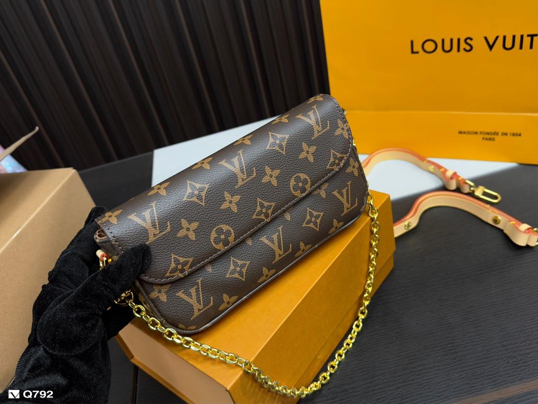 Replica Louis Vuitton Bag 11*21CM
