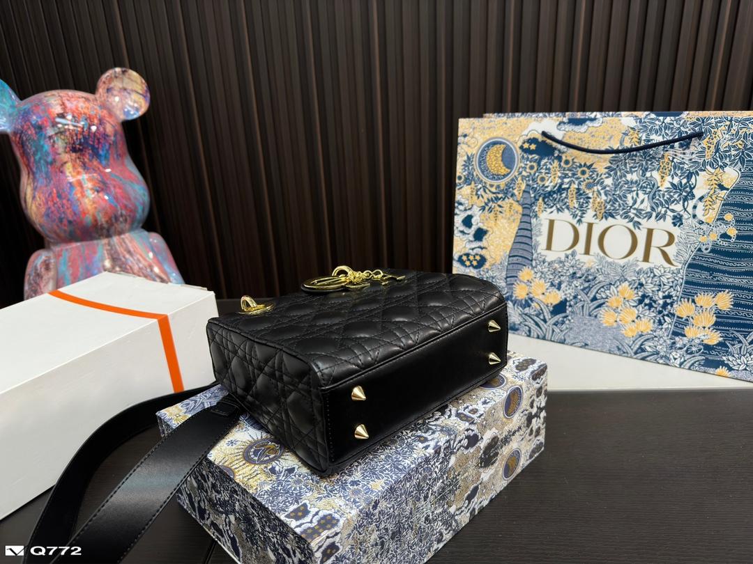 Replica Dior Bag  17*20CM/17*14CM