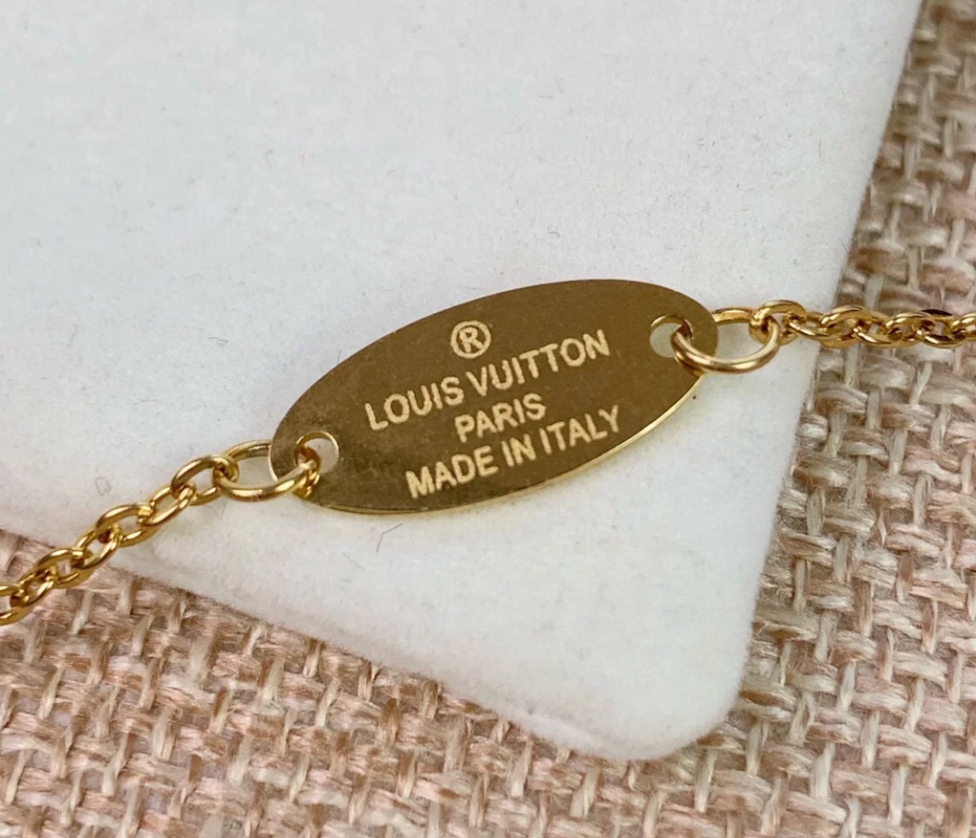 Replica LOUIS VUITTON Necklace