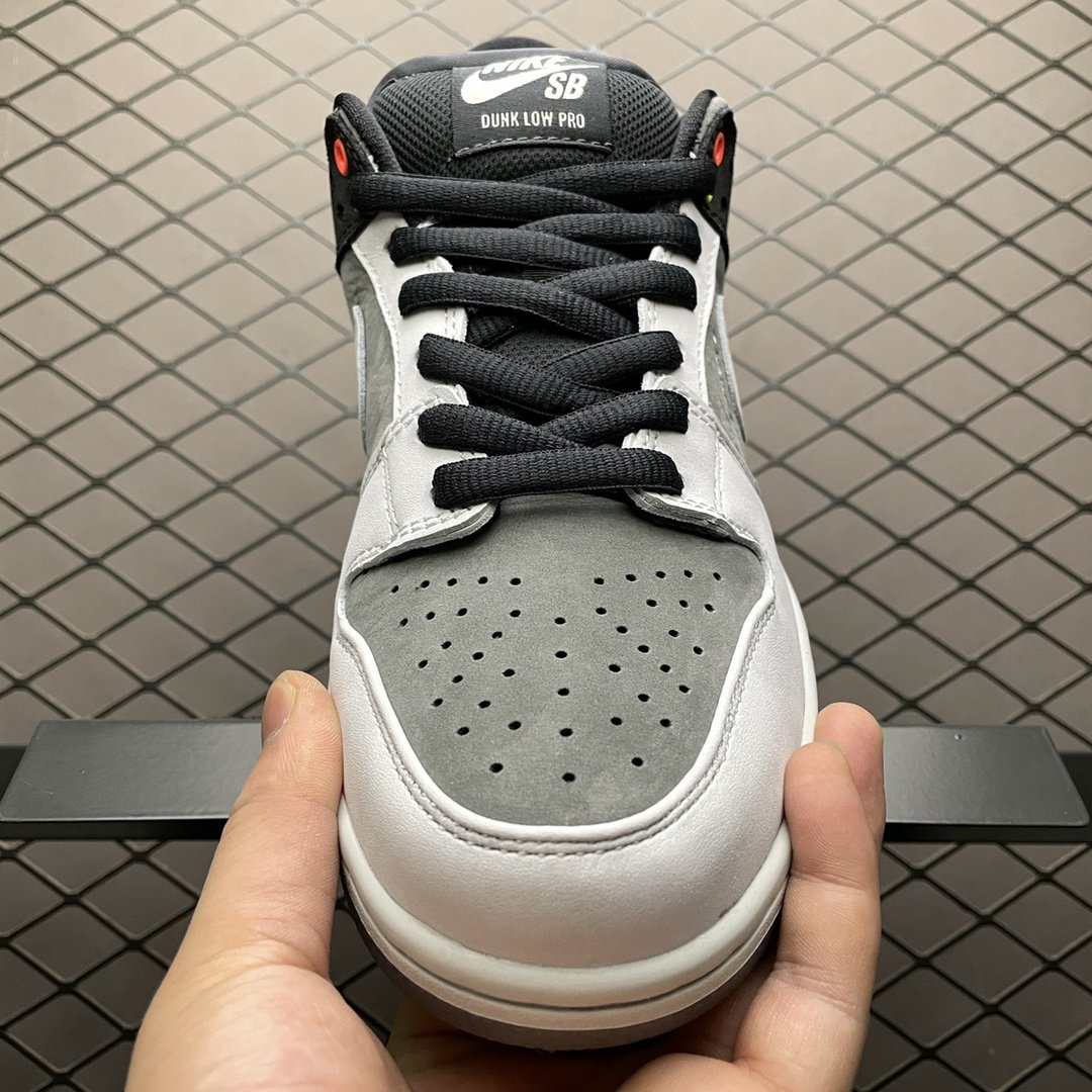 Replica Nike Dunk SB Shoe Nike SB Dunk Low VX1000 Camcorder CV1659-001 36-46