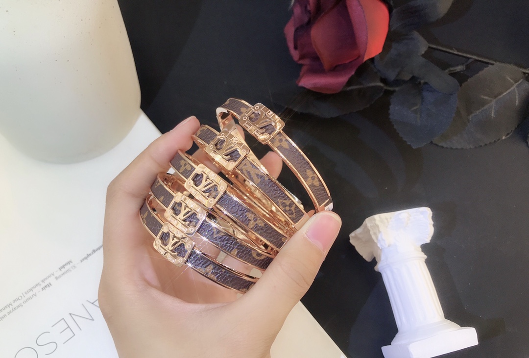 Replica LOUIS VUITTON Bangle