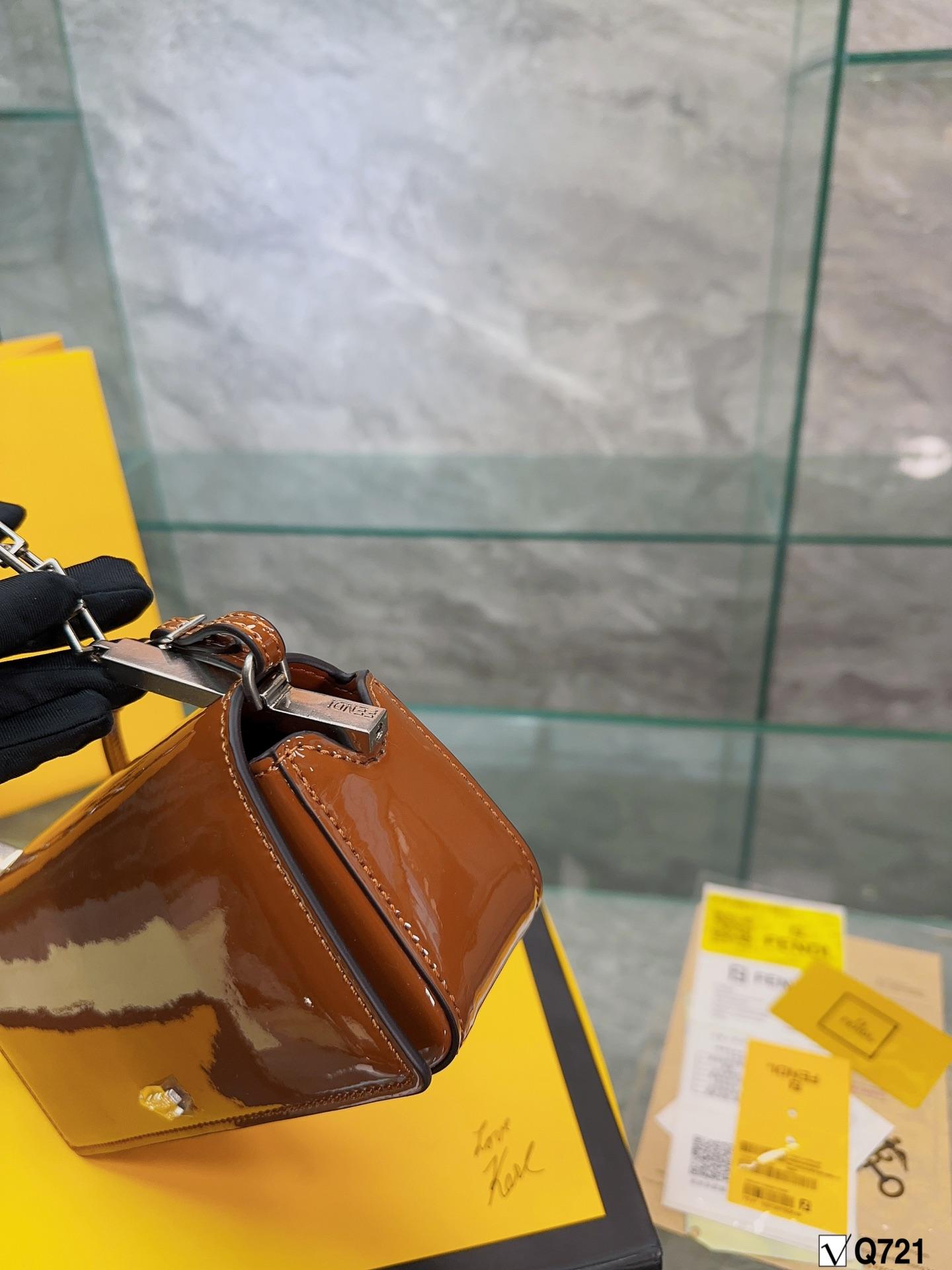 Replica Fendi Bag 15CM/23CM
