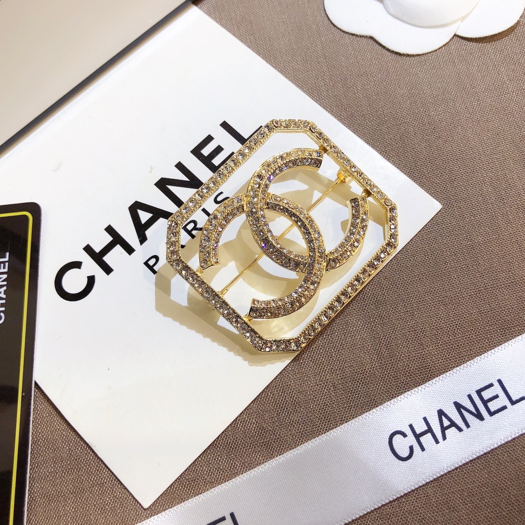 Replica CHANEL Brooch