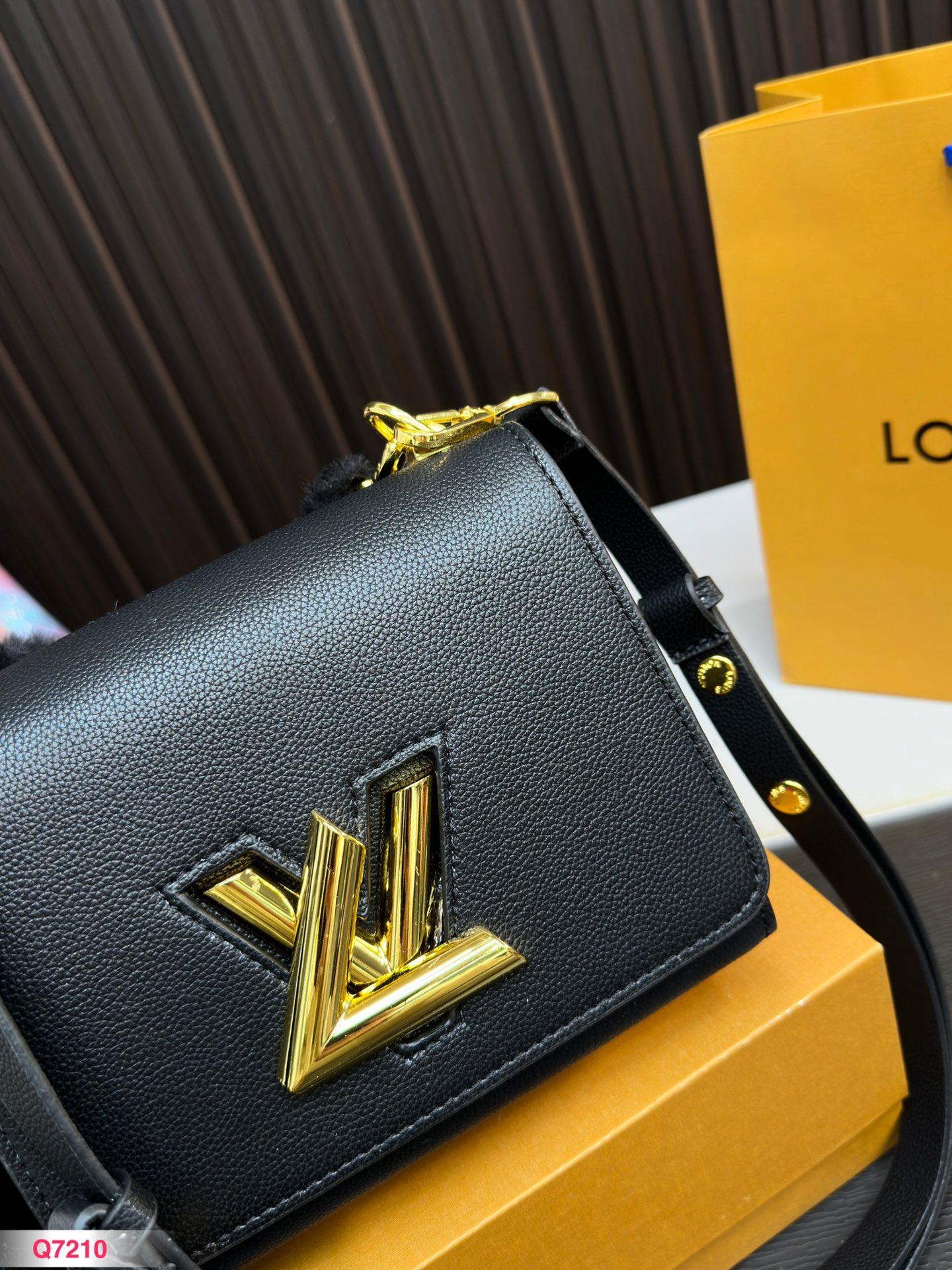 Replica Louis Vuitton Bag 19*15CM