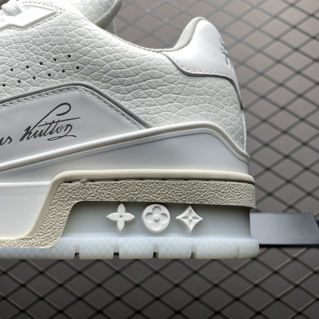 Replica Louis Vuitton Shoe Louis Vuitton LV Trainer Size 35-46 white