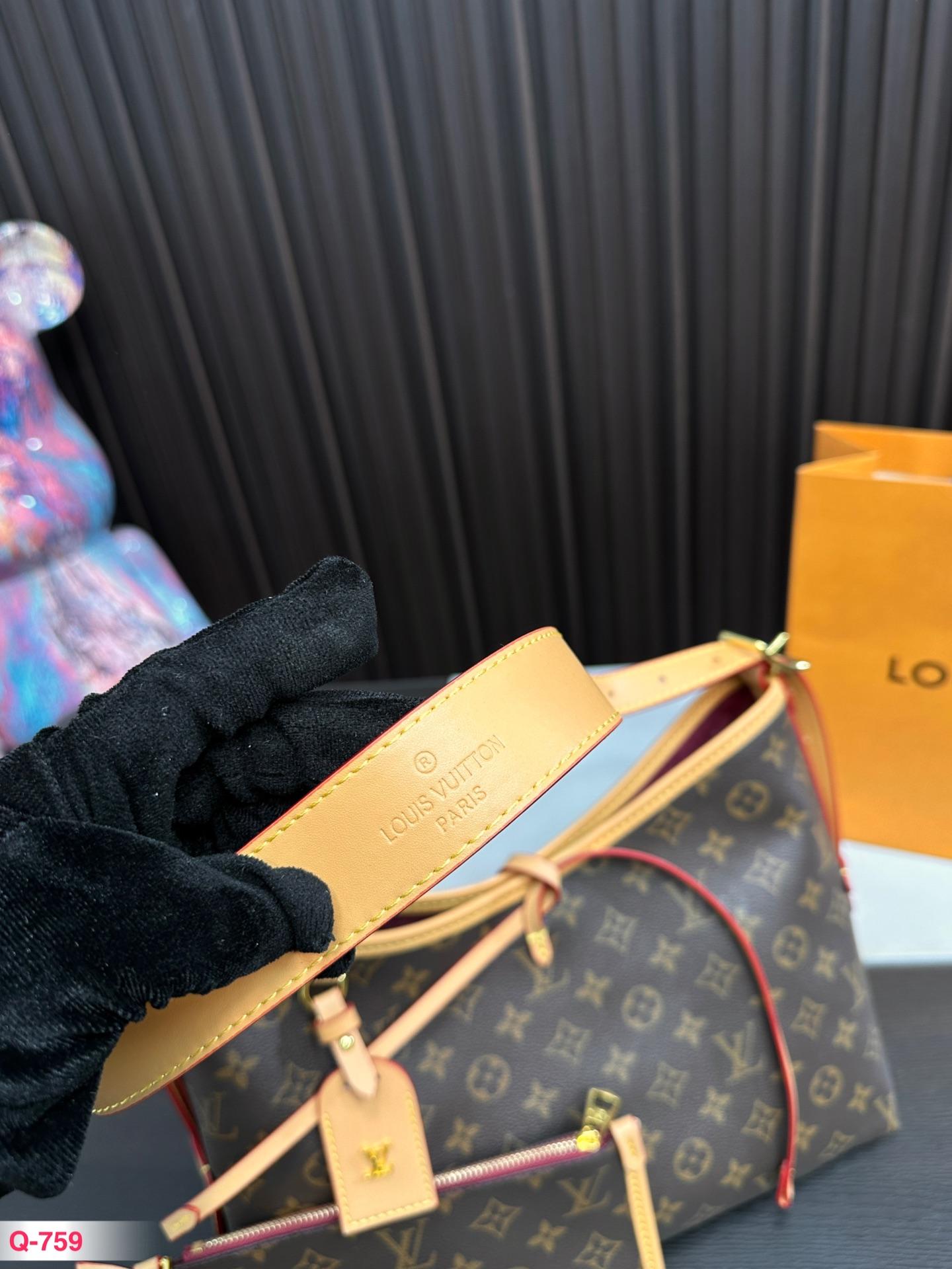 Replica Louis Vuitton Bag 30*20CM