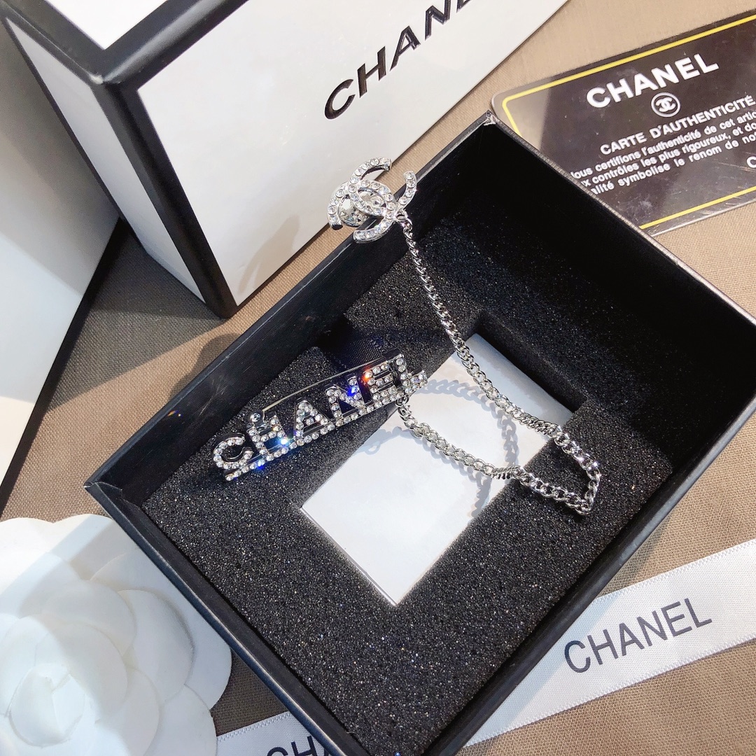 Replica CHANEL Brooch