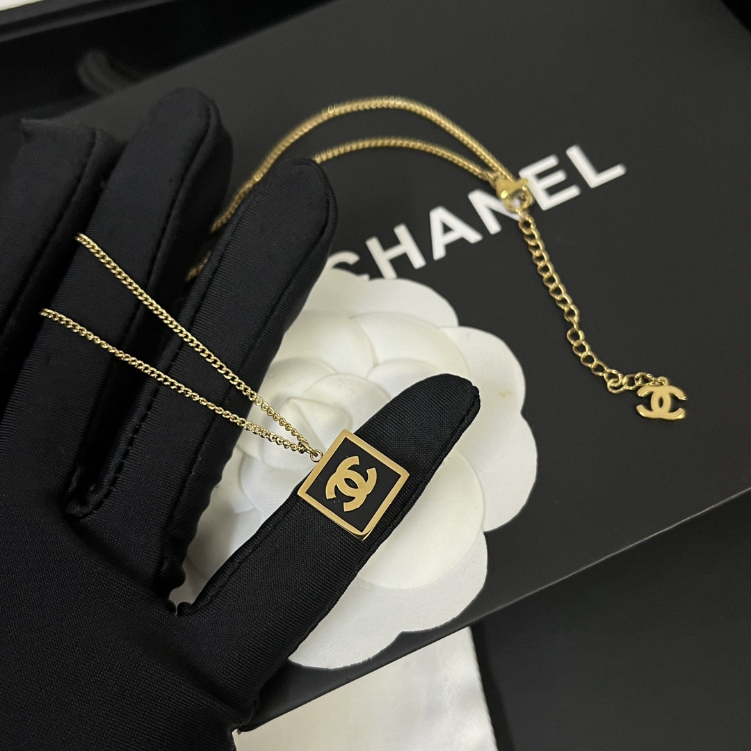 Replica CHANEL Necklace