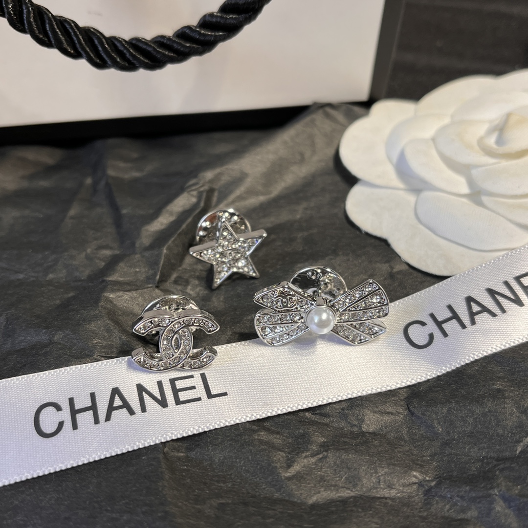 Replica CHANEL Brooch