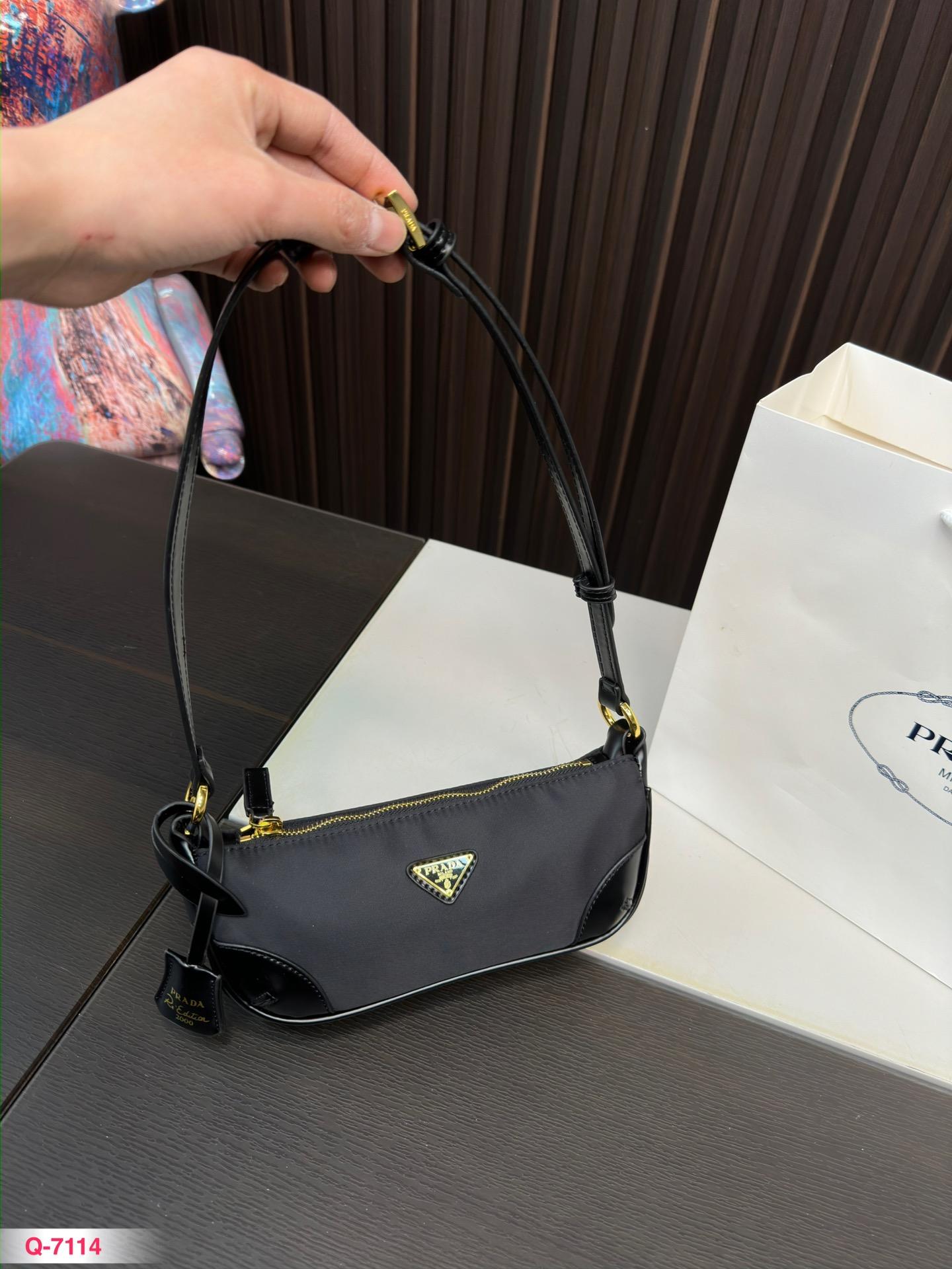 Replica Prada Bag 10*22CM
