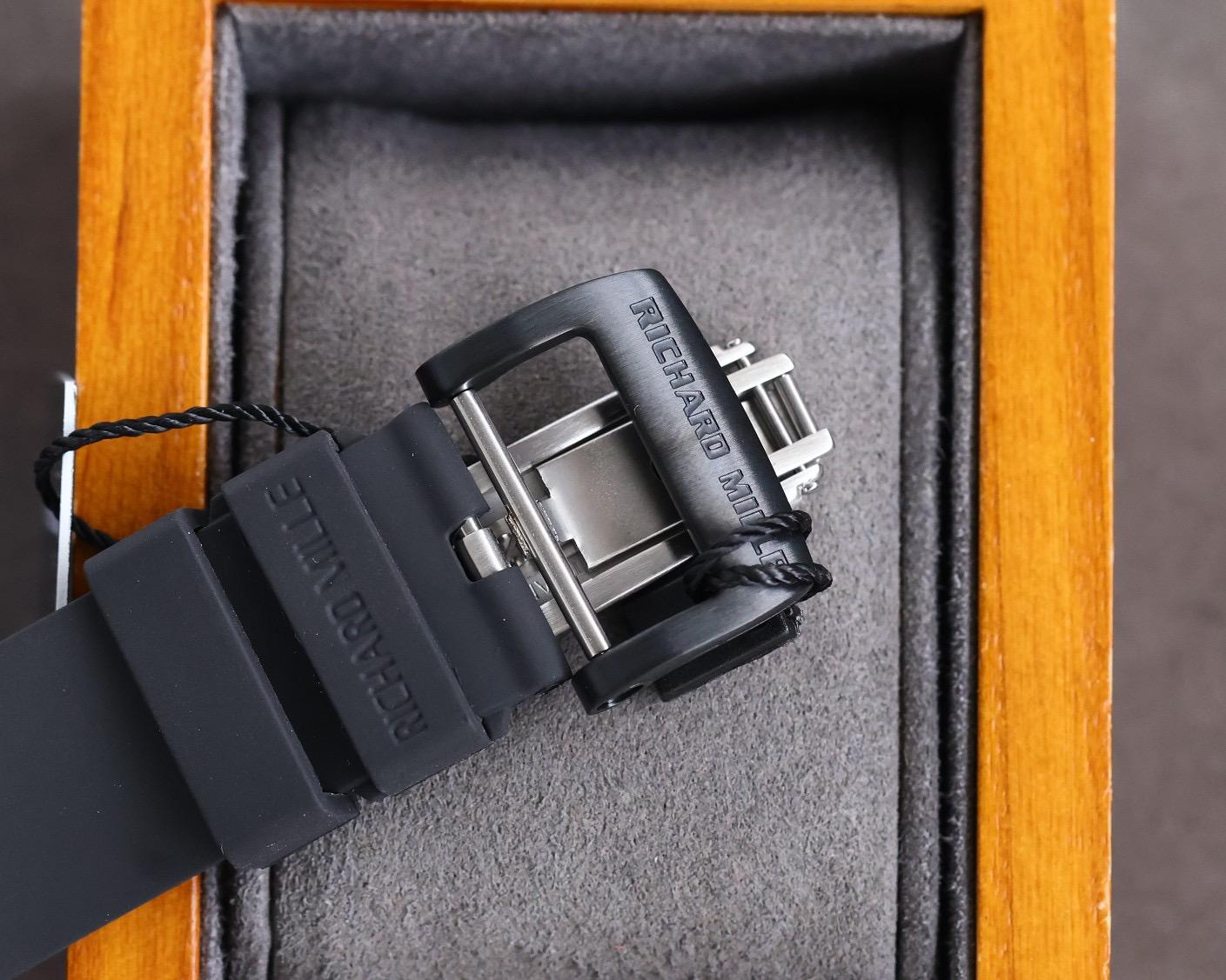 Replica Richard Mille Carbon Fiber Automatic Machine Watch 40MM