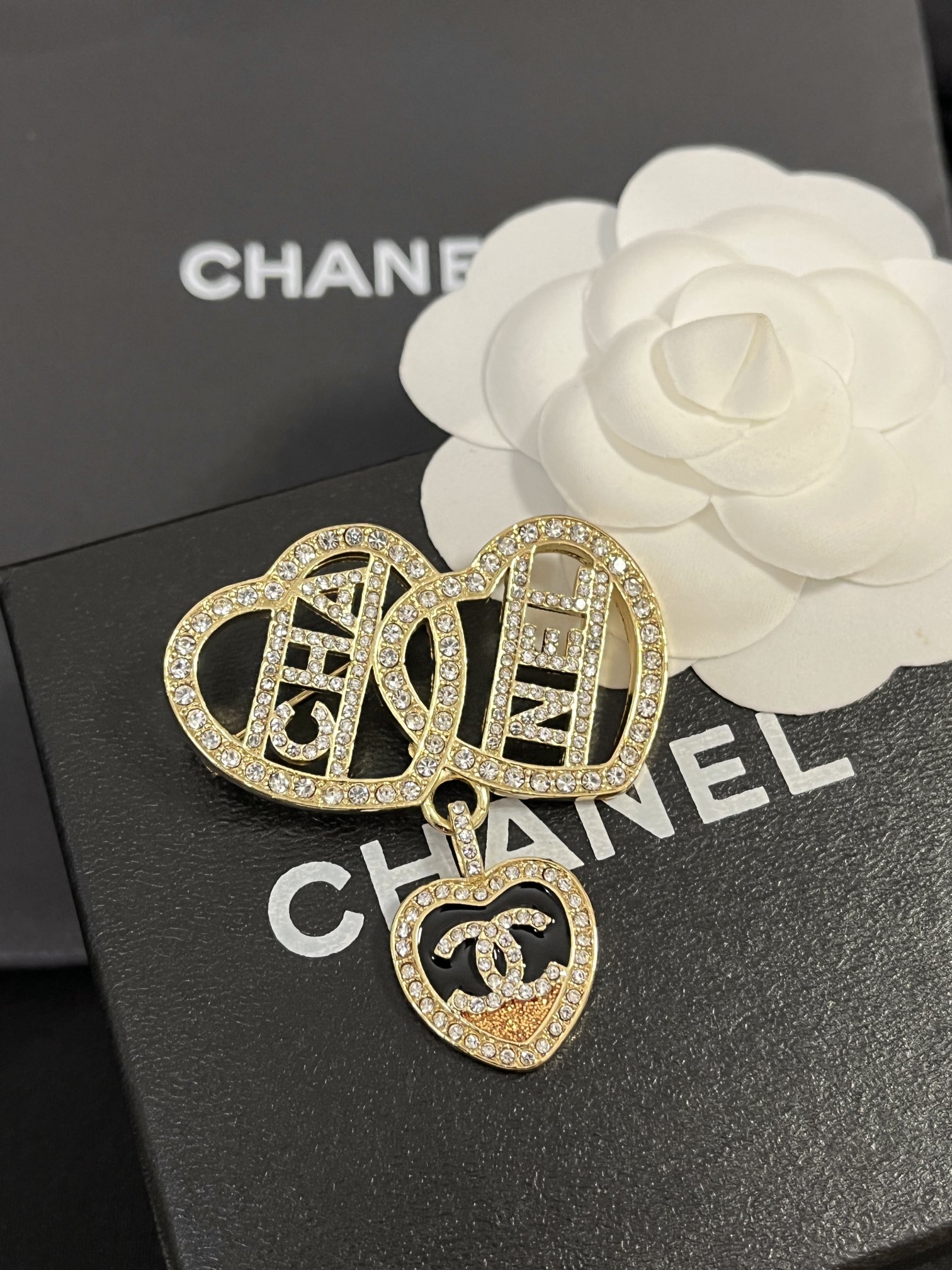 Replica CHANEL Brooch