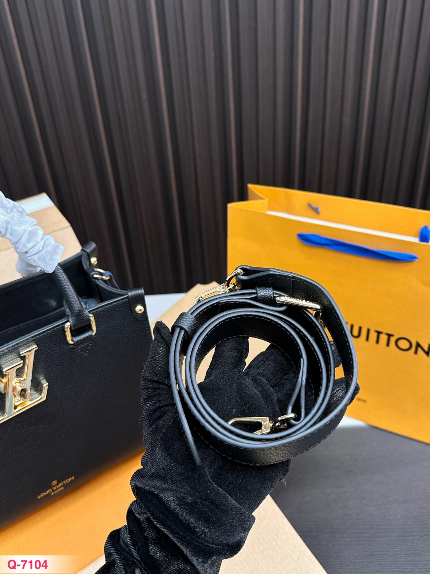 Replica Louis Vuitton Bag 23*18CM
