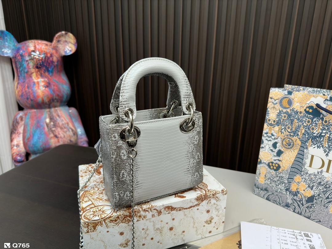 Replica Dior Bag  14*17*7CM