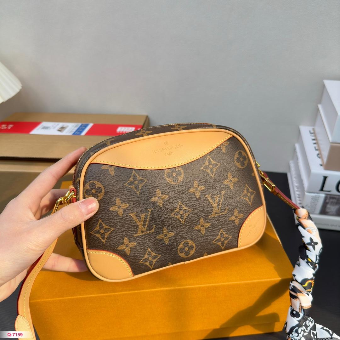 Replica Louis Vuitton Bag 19*14CM