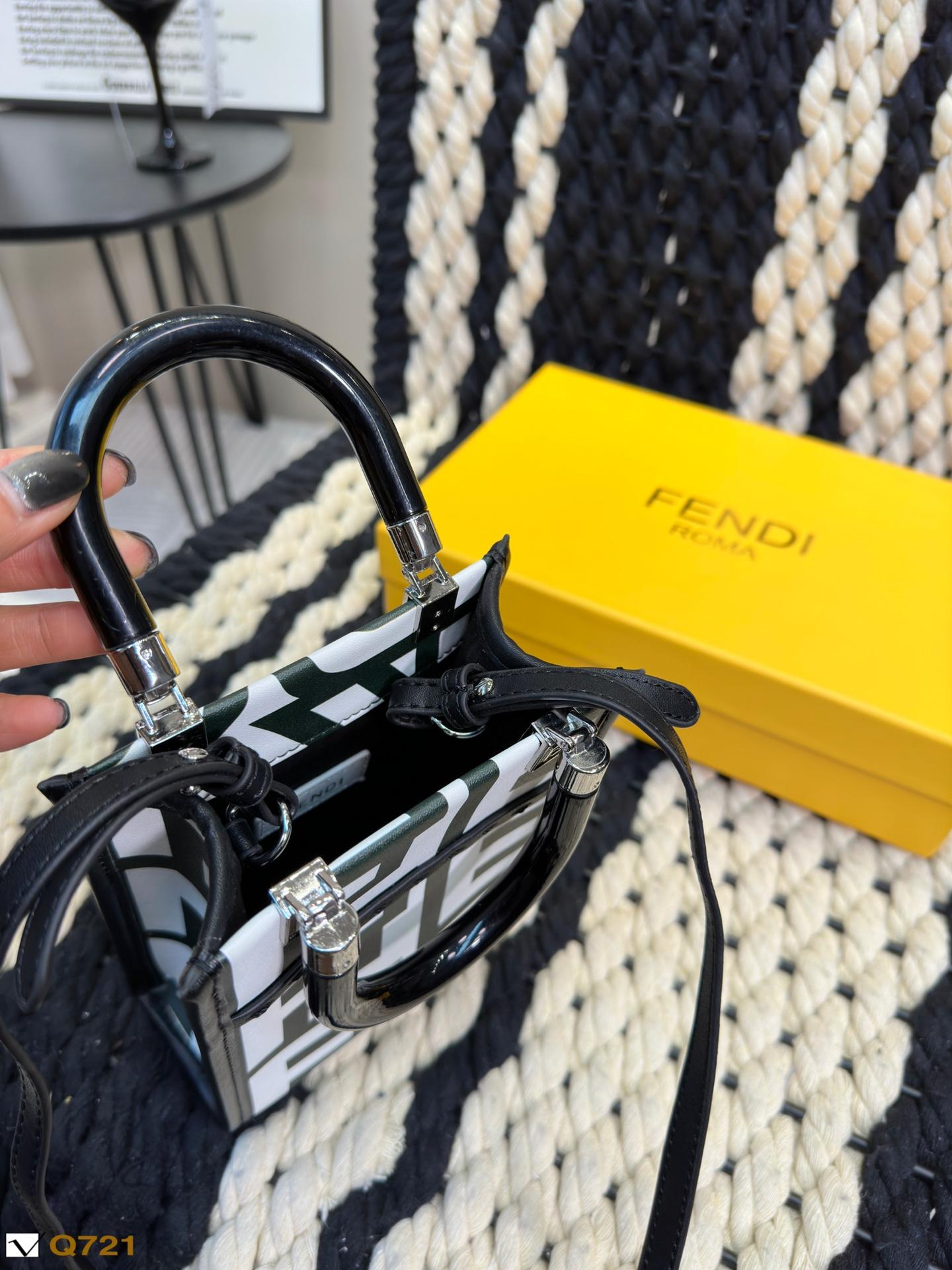 Replica Fendi Bag 13*7*19CM