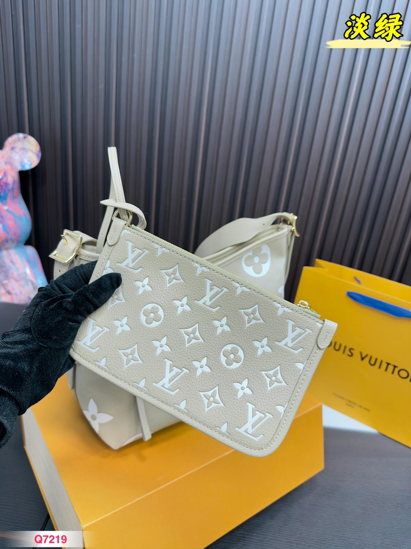 Replica Louis Vuitton Bag 28*20CM