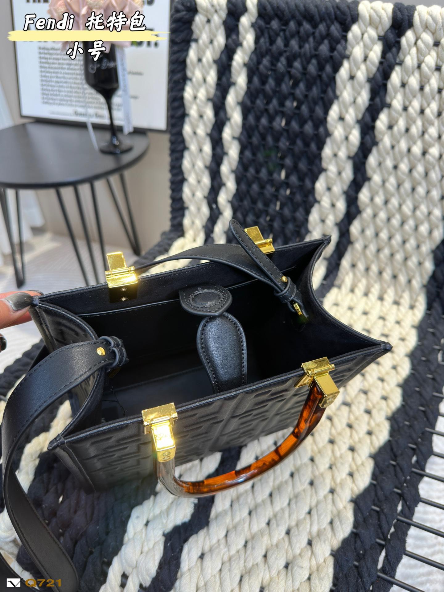 Replica Fendi Bag 23*22CM