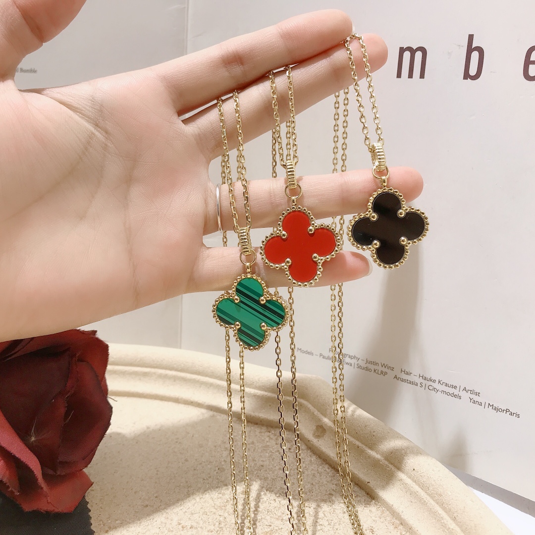 Replica VanCleef Arpels Necklace