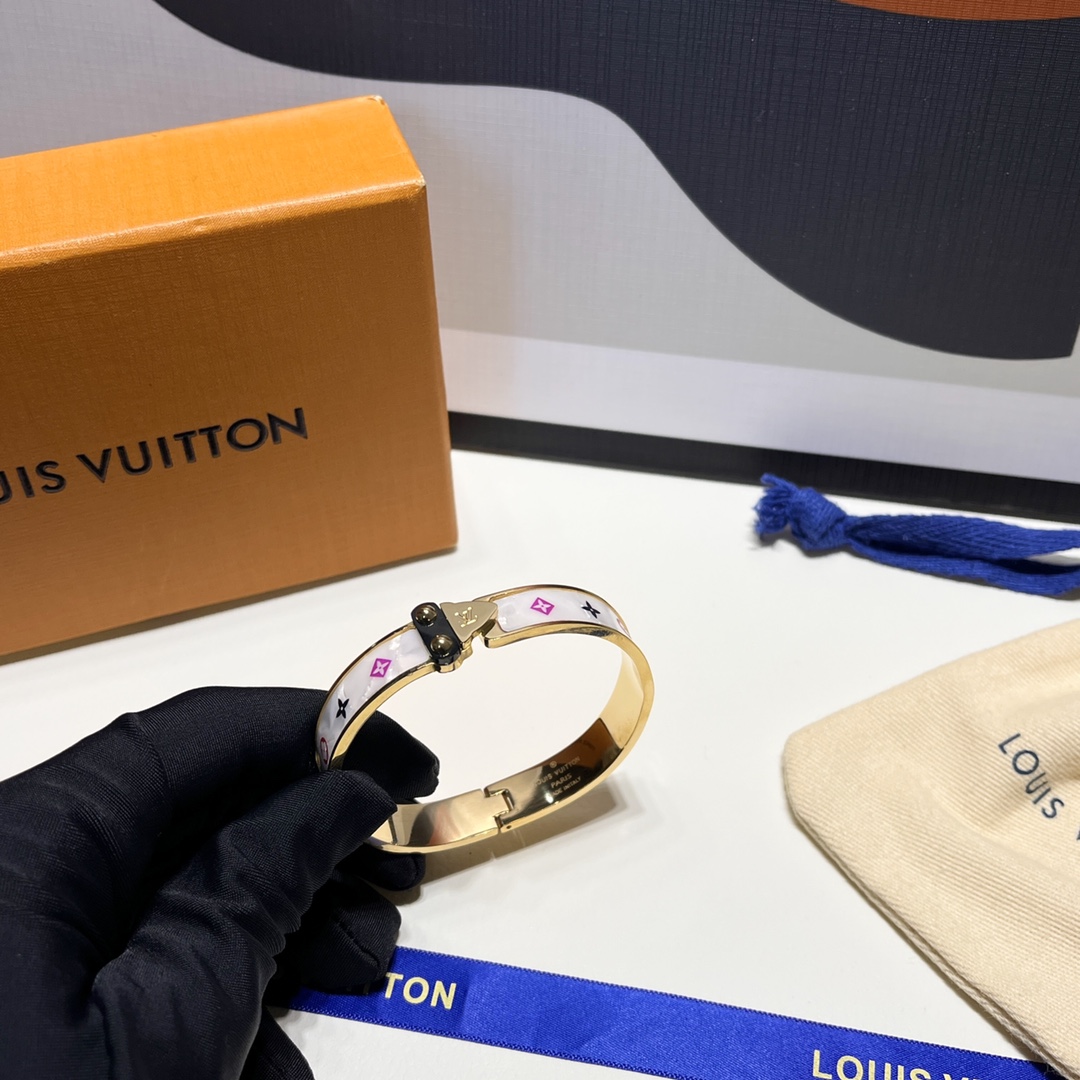 Replica LOUIS VUITTON Bangle