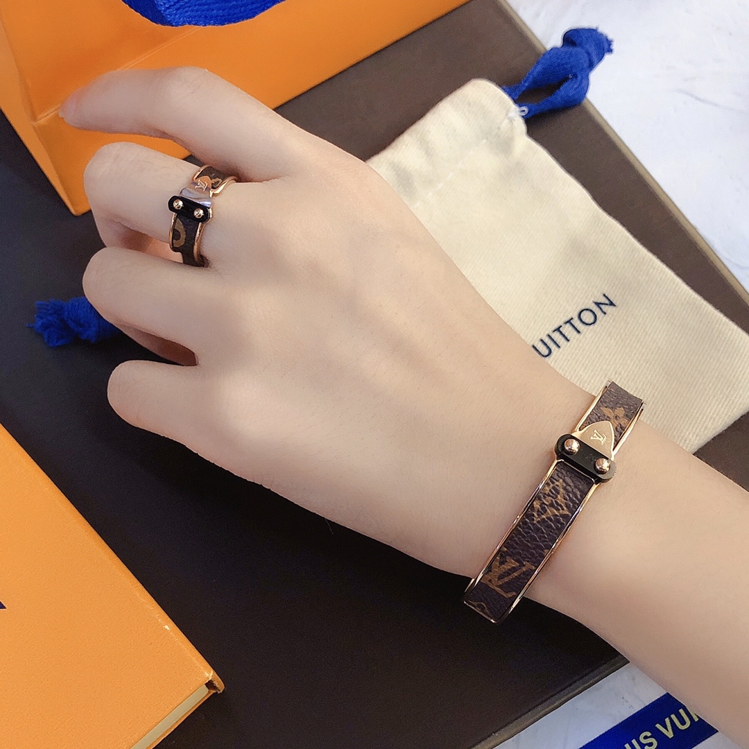 Replica LOUIS VUITTON Bangle