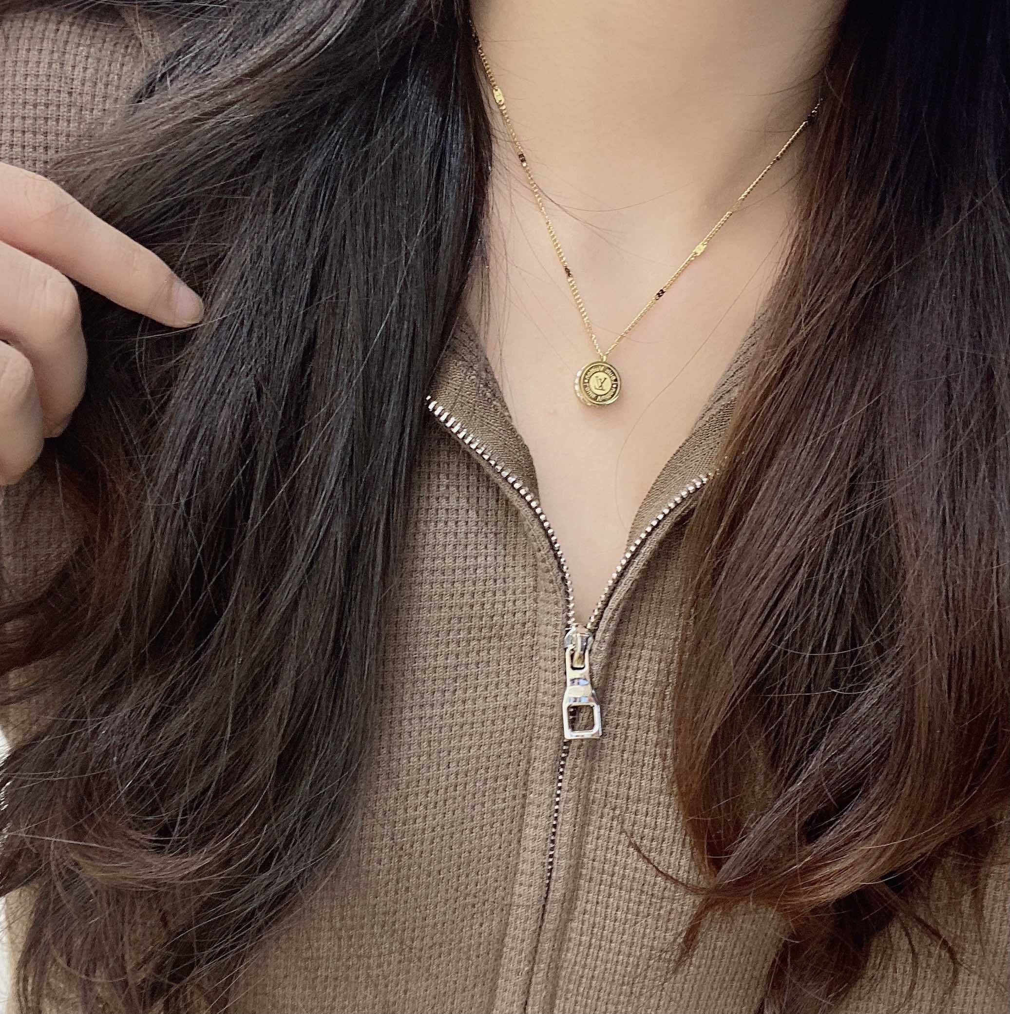Replica LOUIS VUITTON Necklace