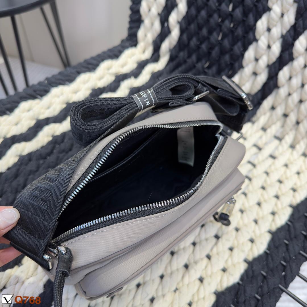 Replica Burberry Bag 20*15CM