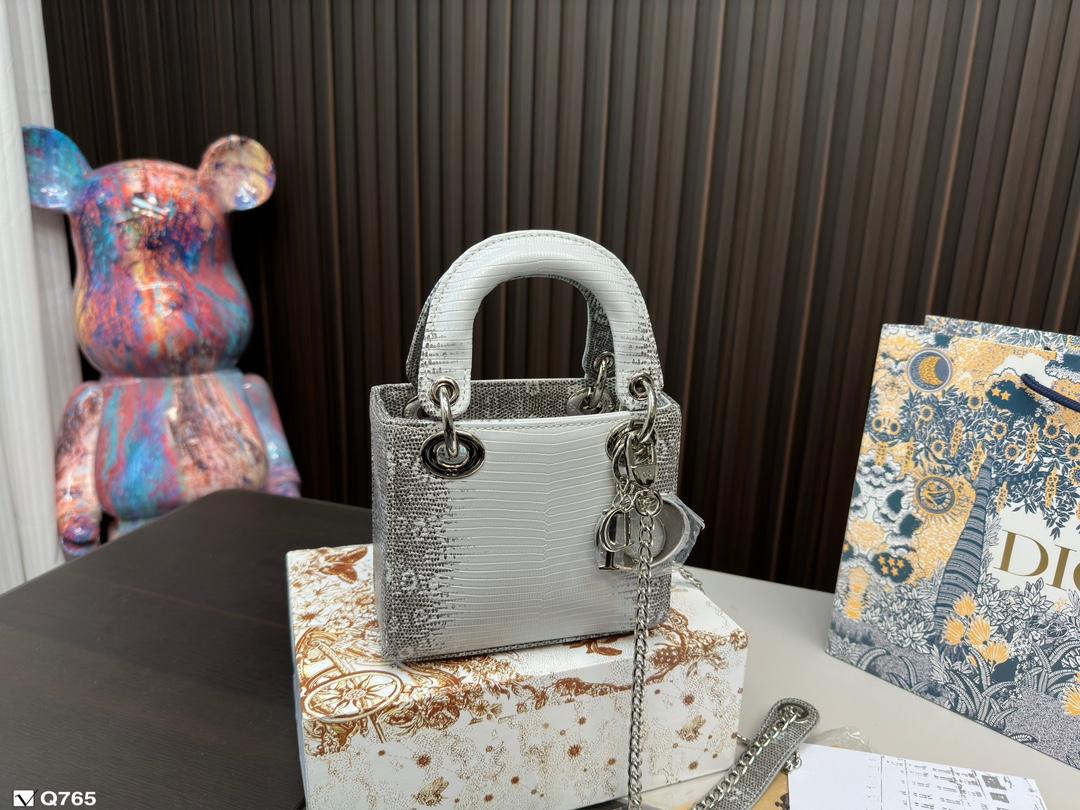 Replica Dior Bag  14*17*7CM