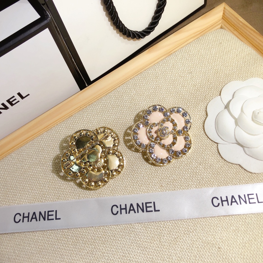 Replica CHANEL Brooch