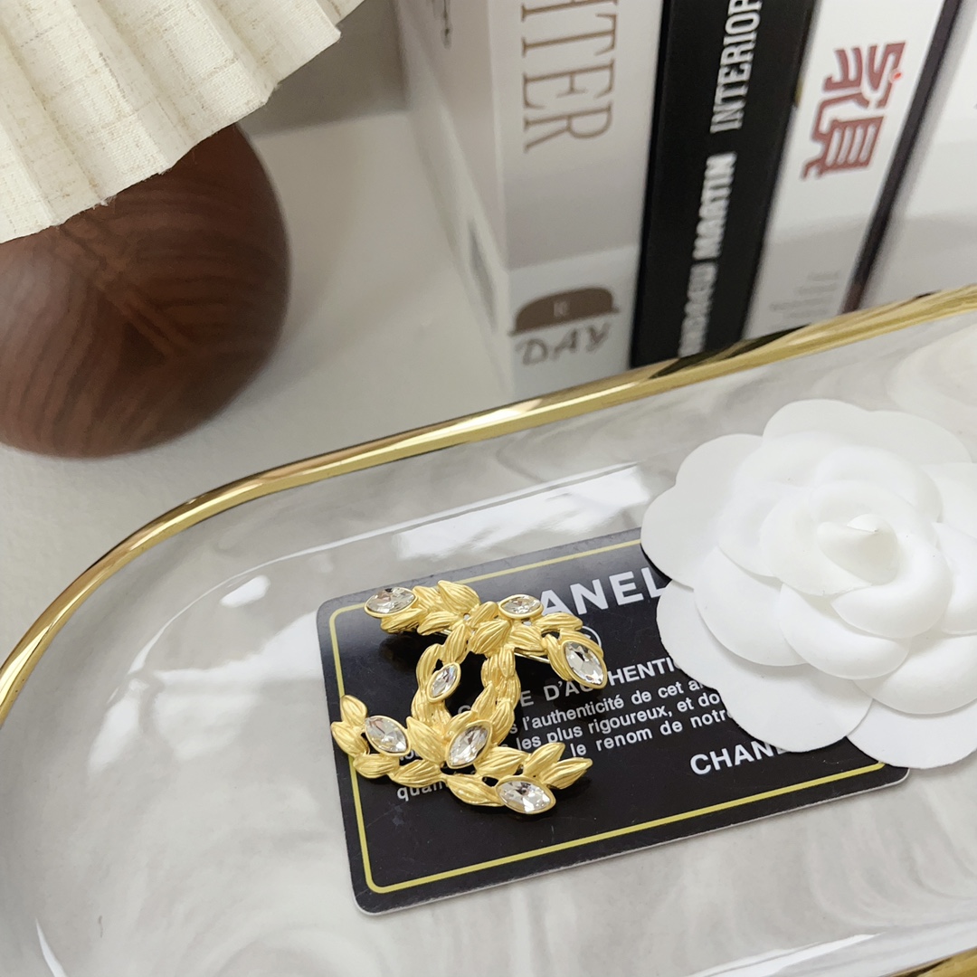 Replica CHANEL Brooch