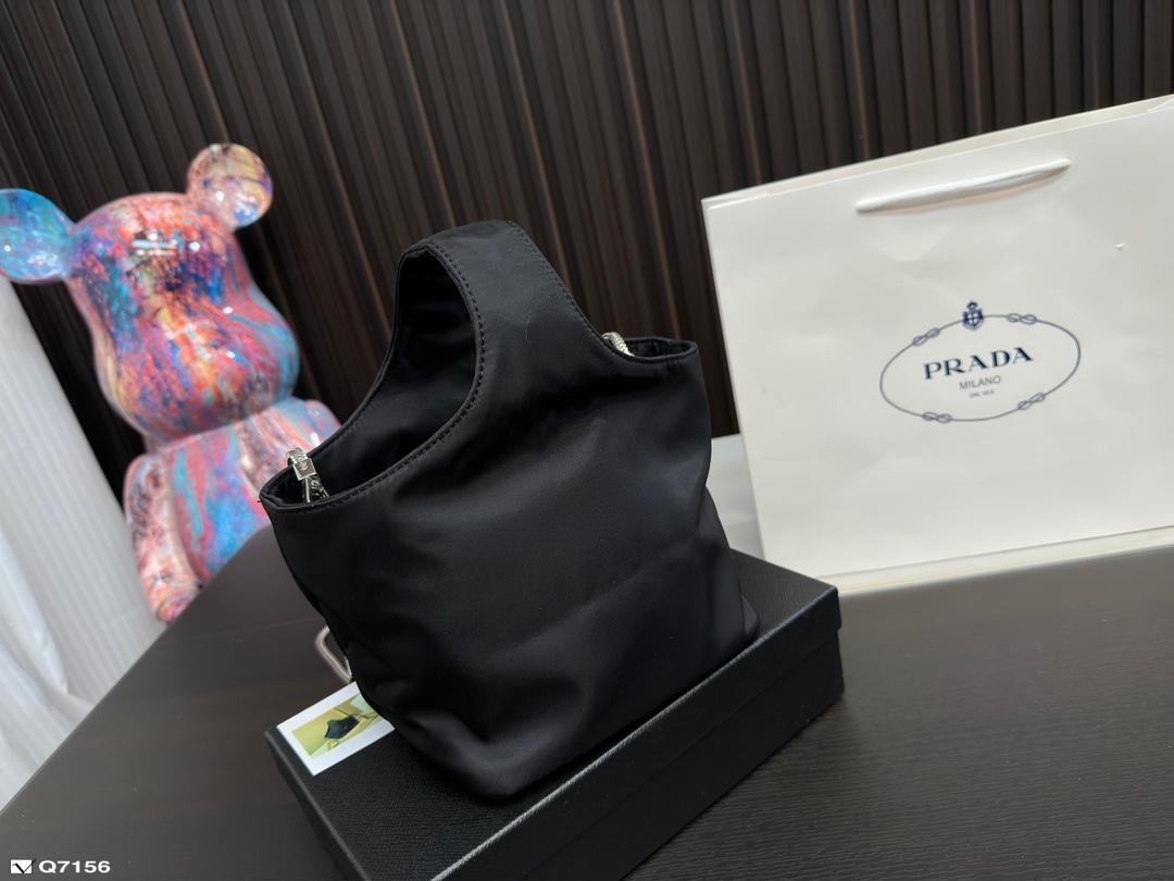Replica Prada Bag 18*15CM