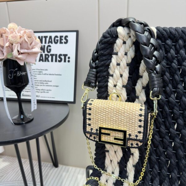 Replica Fendi Bag  14*10CM