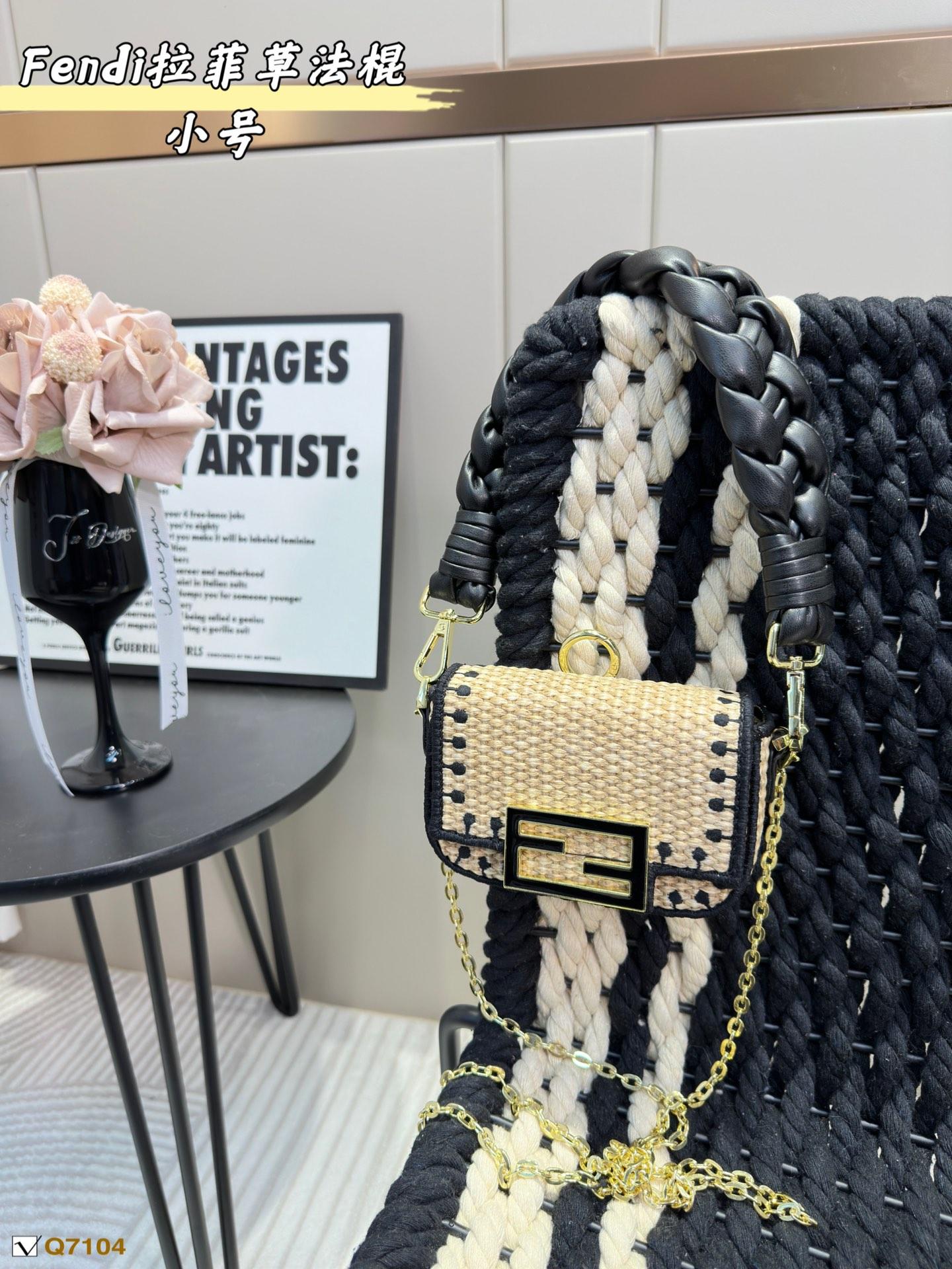 Replica Fendi Bag  14*10CM