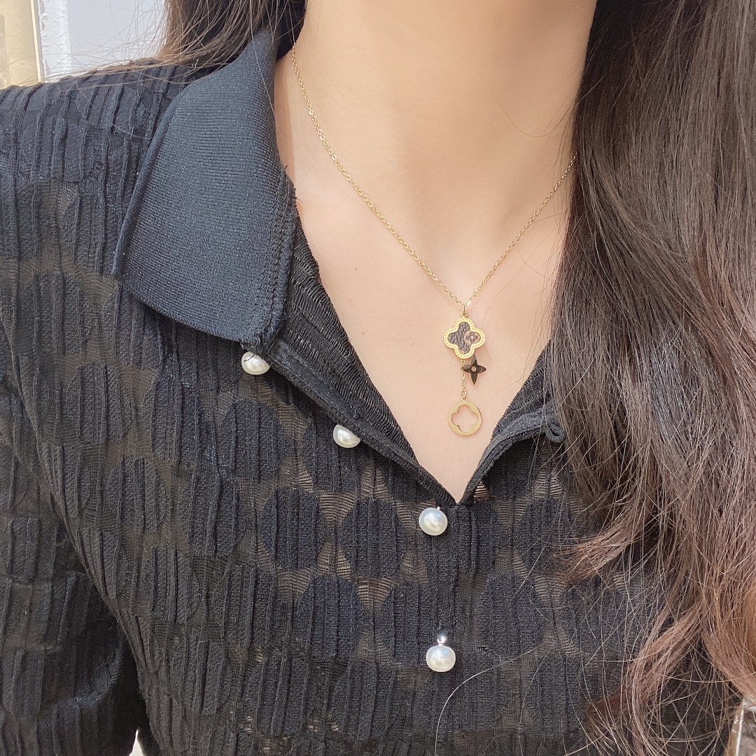 Replica LOUIS VUITTON Necklace