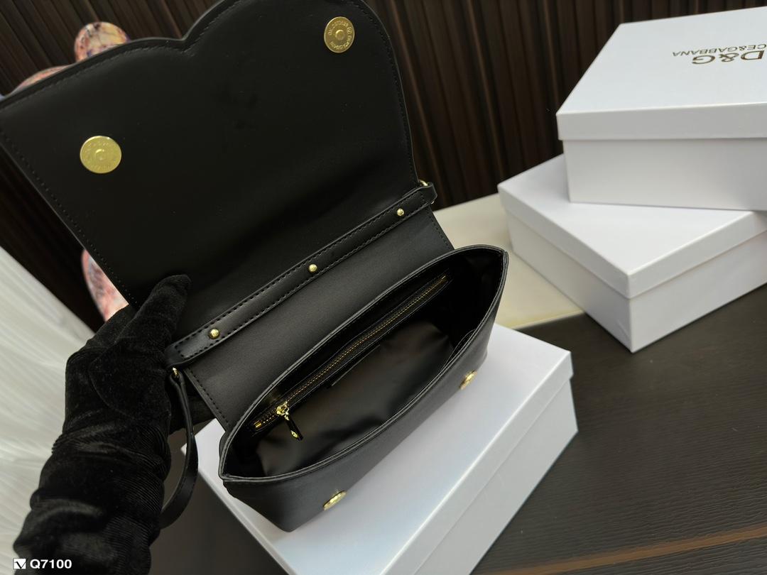 Replica Dolce Gabbana Bag 22*17CM