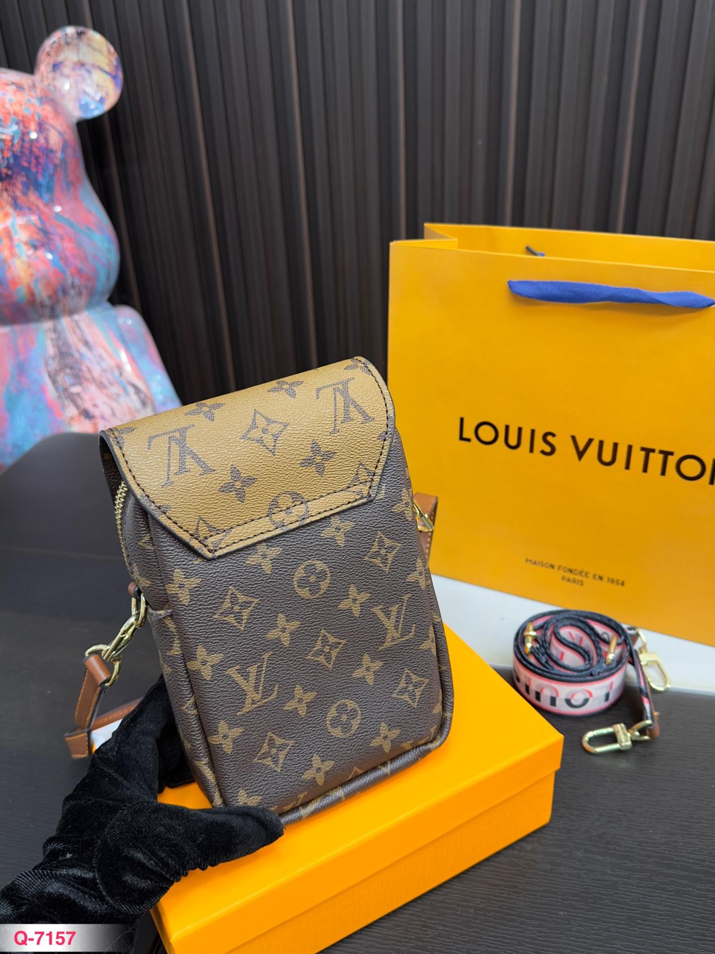Replica Louis Vuitton Bag 20*13CM