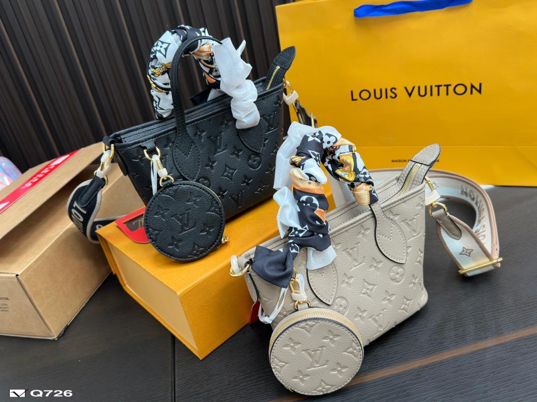 Replica Louis Vuitton Bag 13*19CM