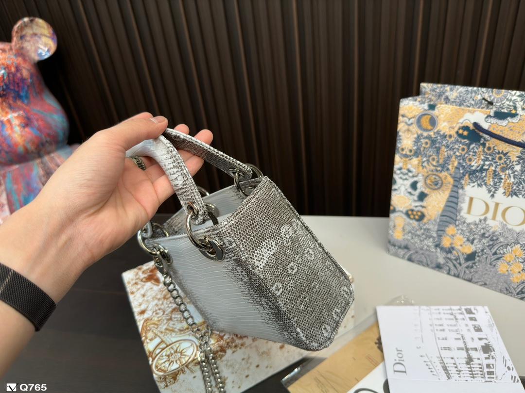 Replica Dior Bag  14*17*7CM