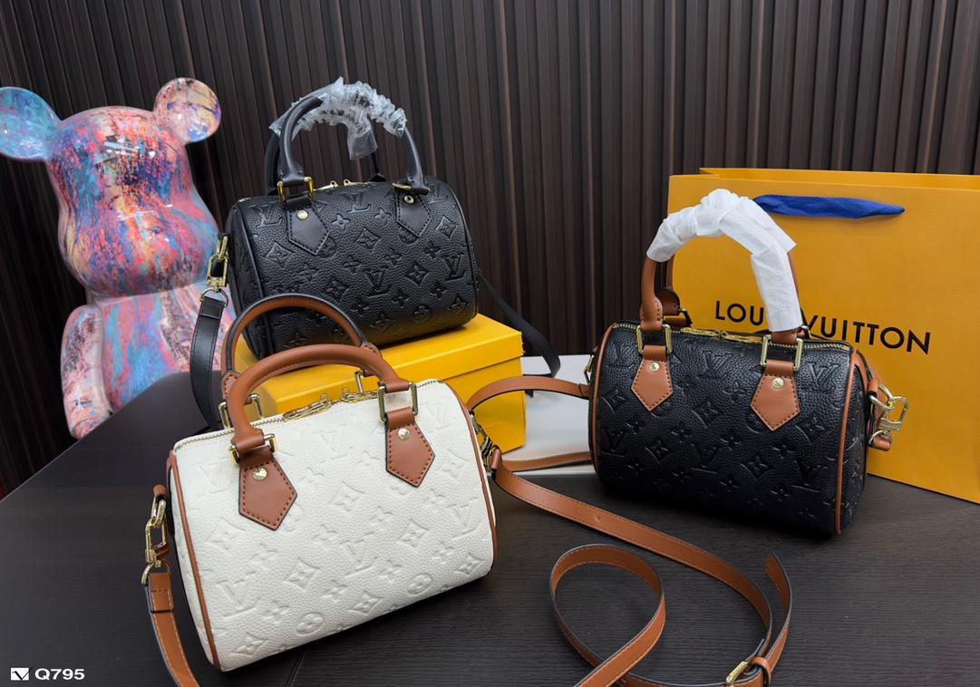 Replica Louis Vuitton Bag 20*15CM