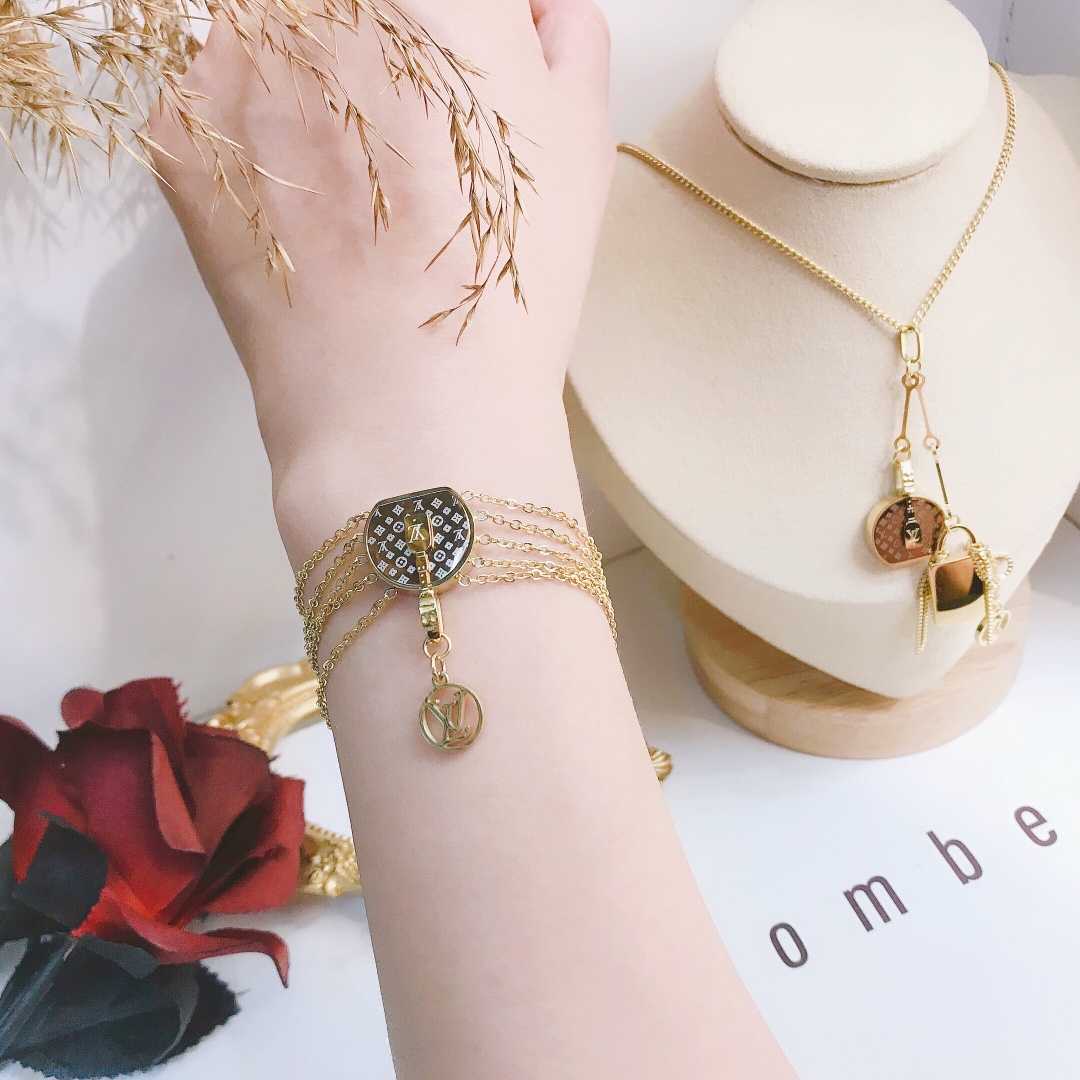 Replica LOUIS VUITTON Bracelet