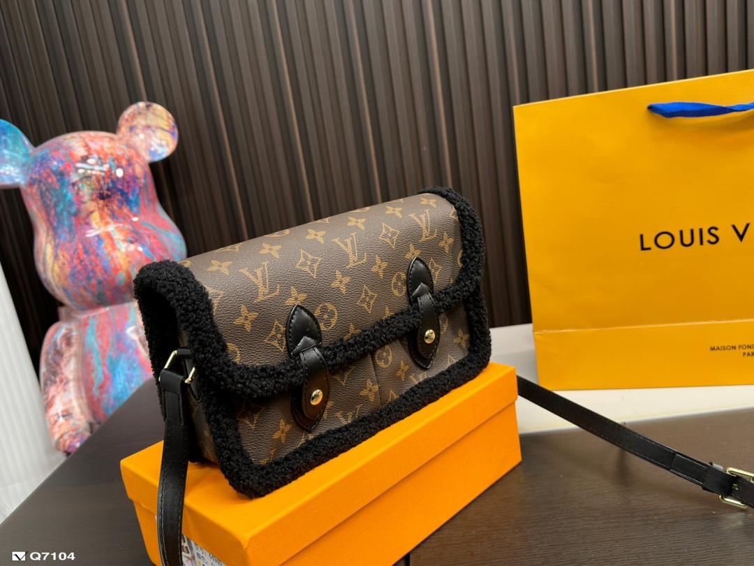 Replica Louis Vuitton Bag 26*15CM