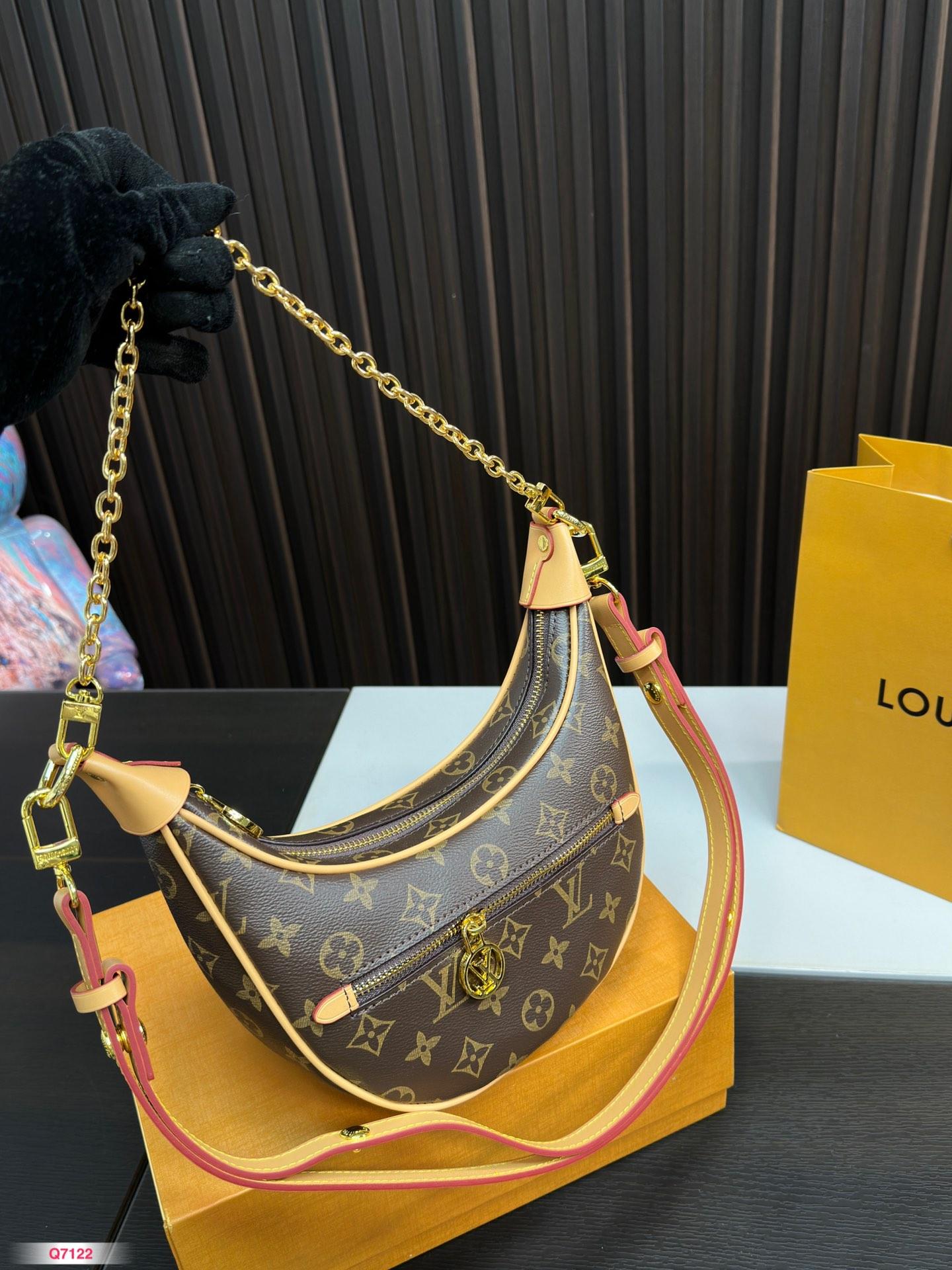 Replica Louis Vuitton Bag 12*22CM