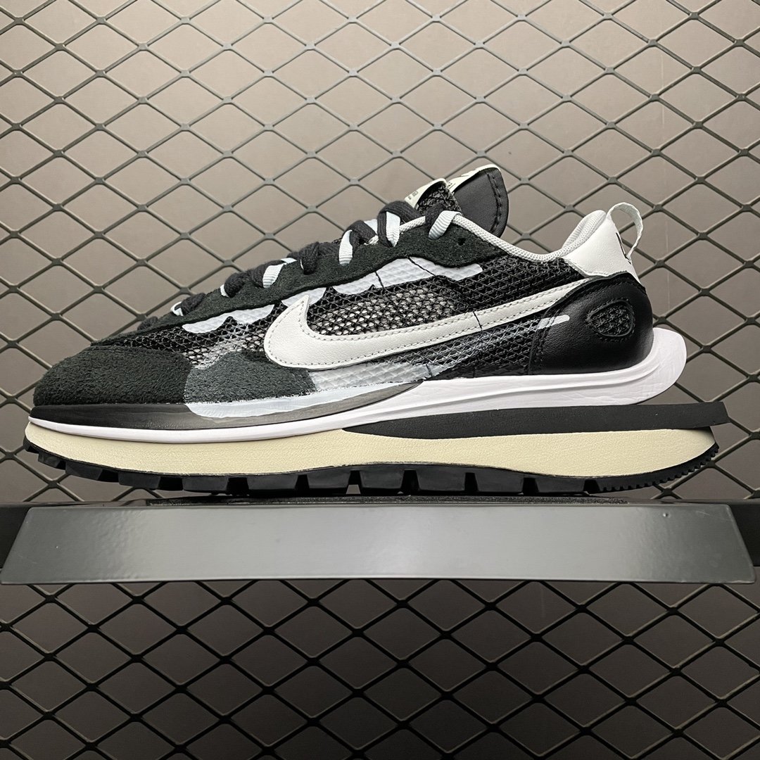 Replica Nike Shoe Sacai x Nike Vaporwaffle 3.0Black And White CV1363-00136-48